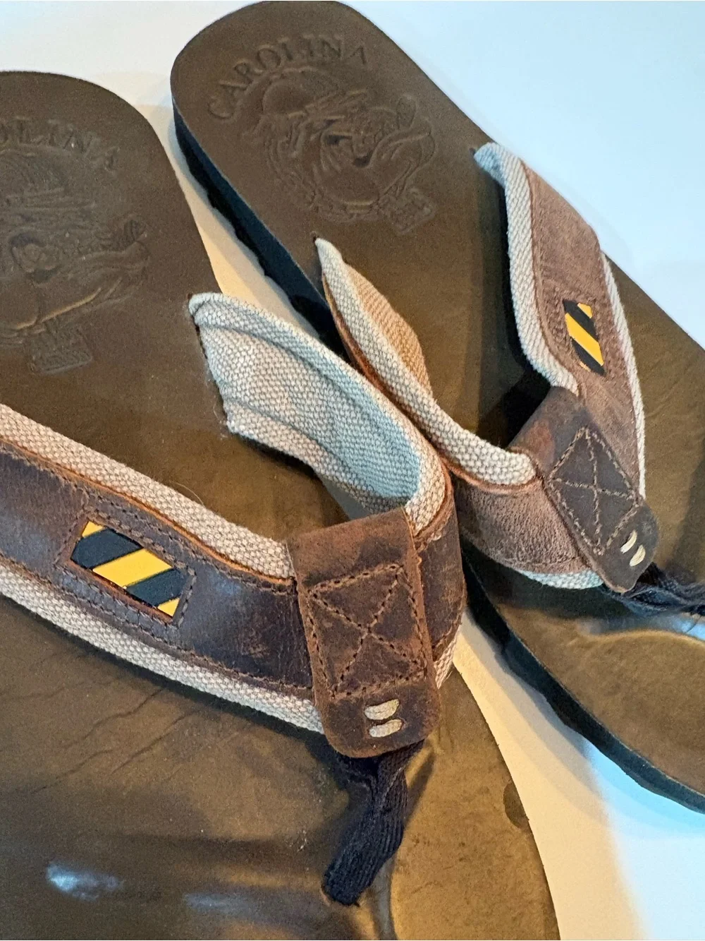 Carolina men’s Brown Leather Canvas Flip Flops size 11